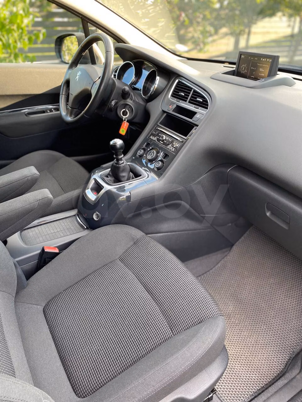 Peugeot 5008 фото 12