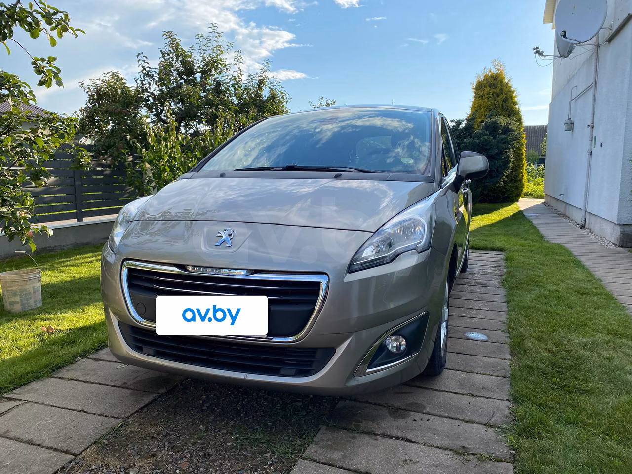 Peugeot 5008 фото 2