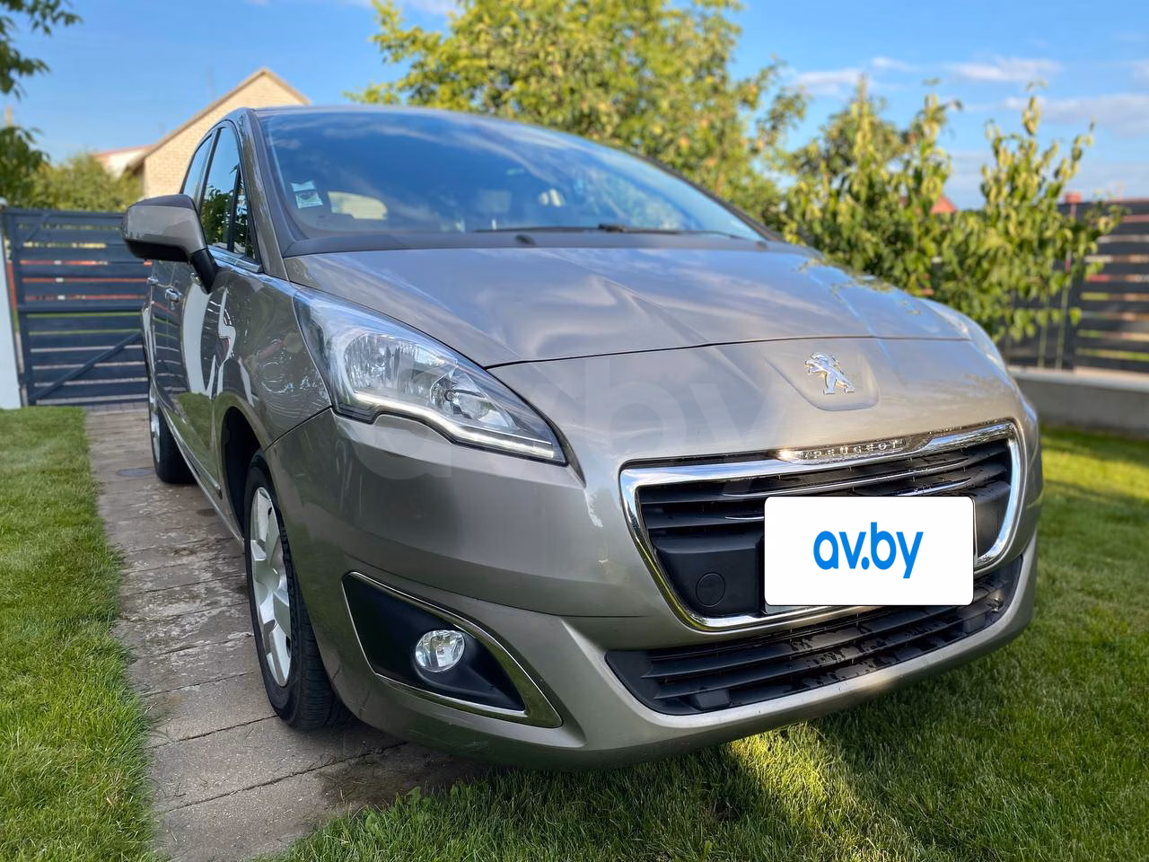Peugeot 5008 фото 5