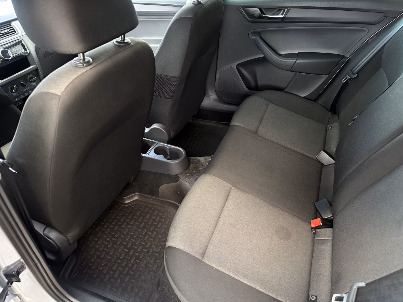 Skoda Rapid фото 15