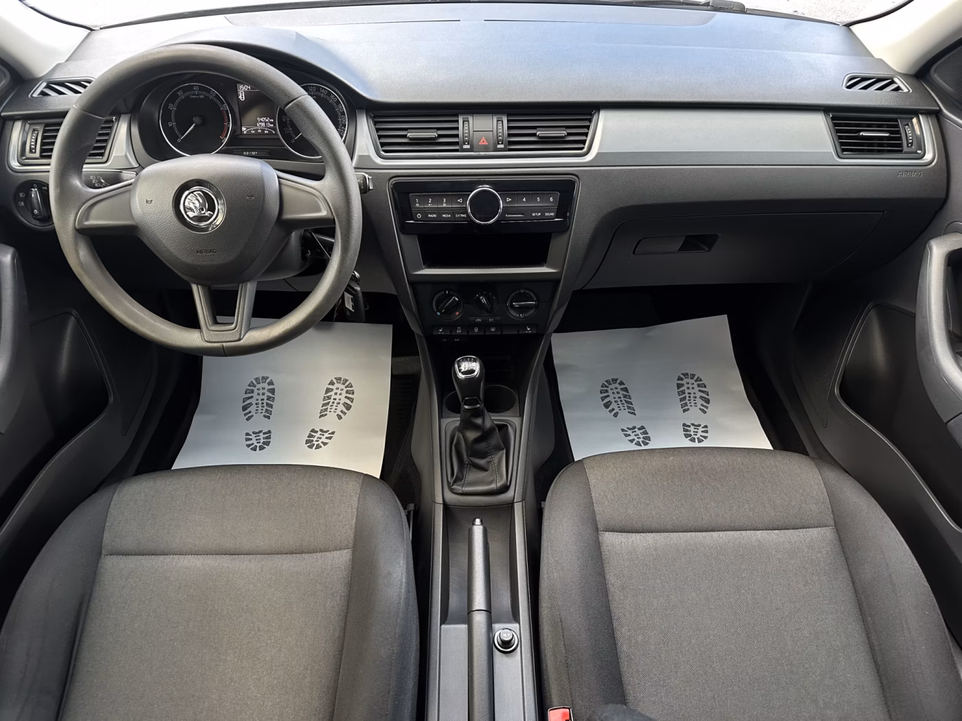 Skoda Rapid фото 9