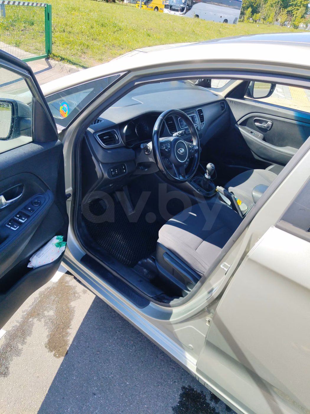 Kia Carens фото 9