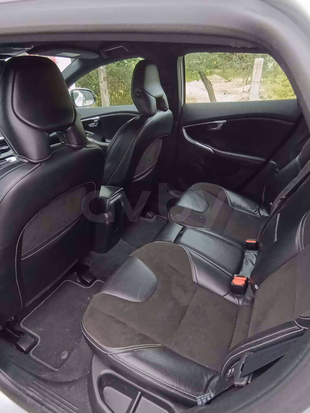Volvo V40 фото 12