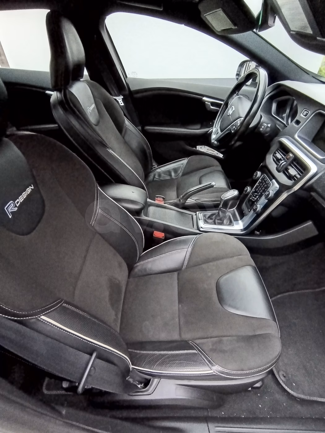 Volvo V40 фото 10