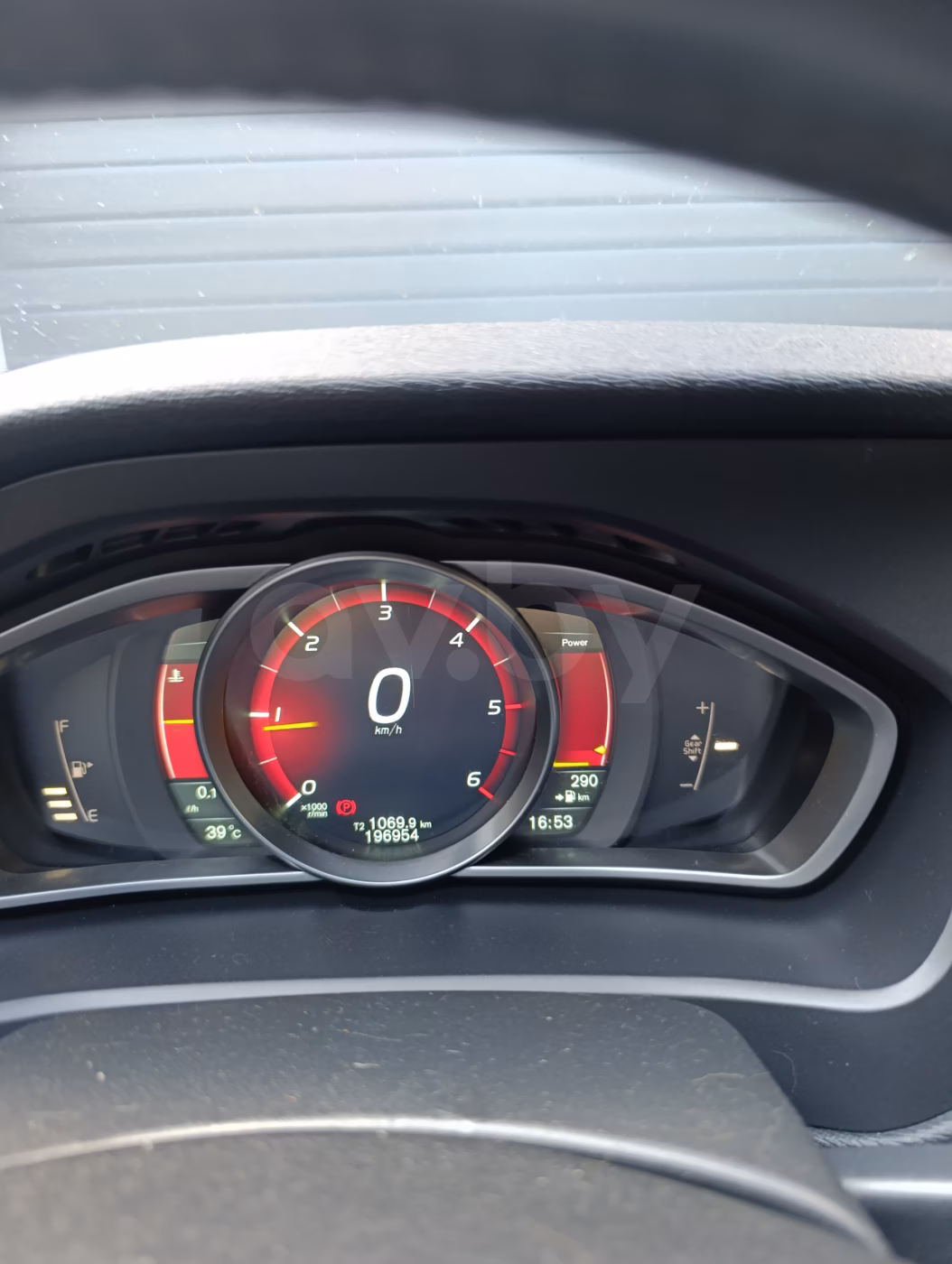 Volvo V40 фото 11