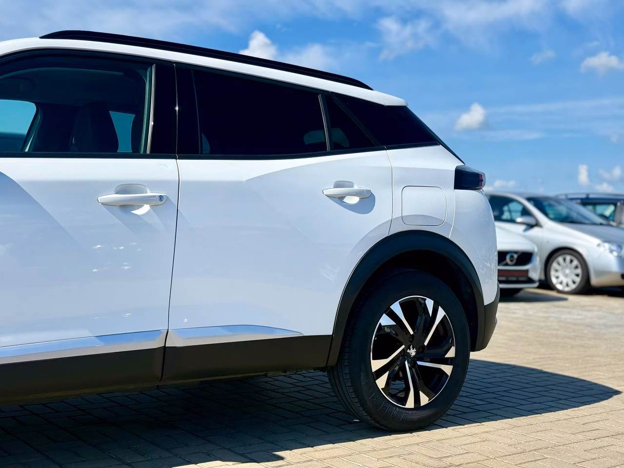 Peugeot 2008 фото 7