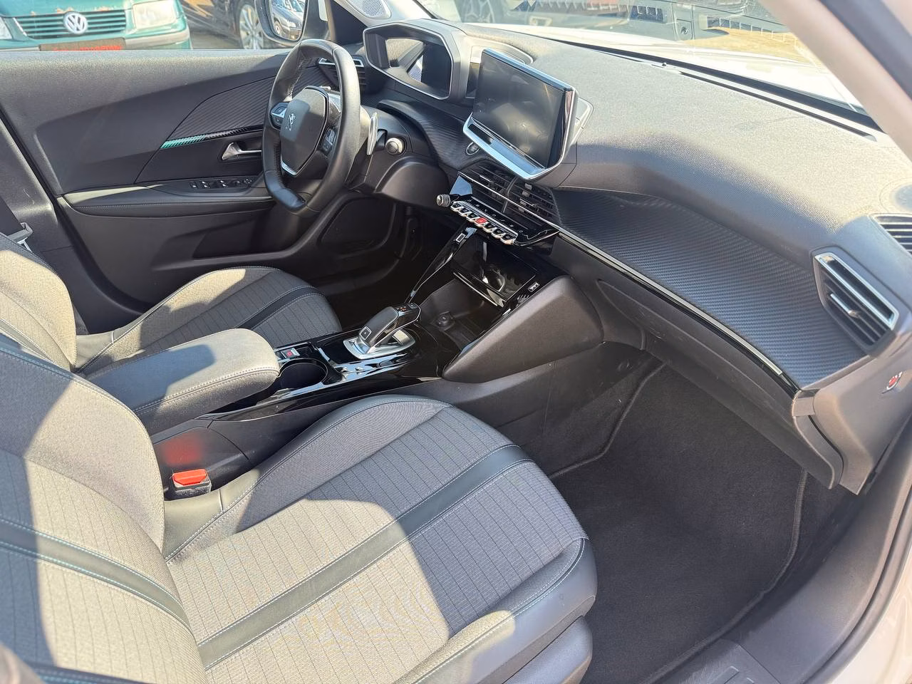 Peugeot 2008 фото 21