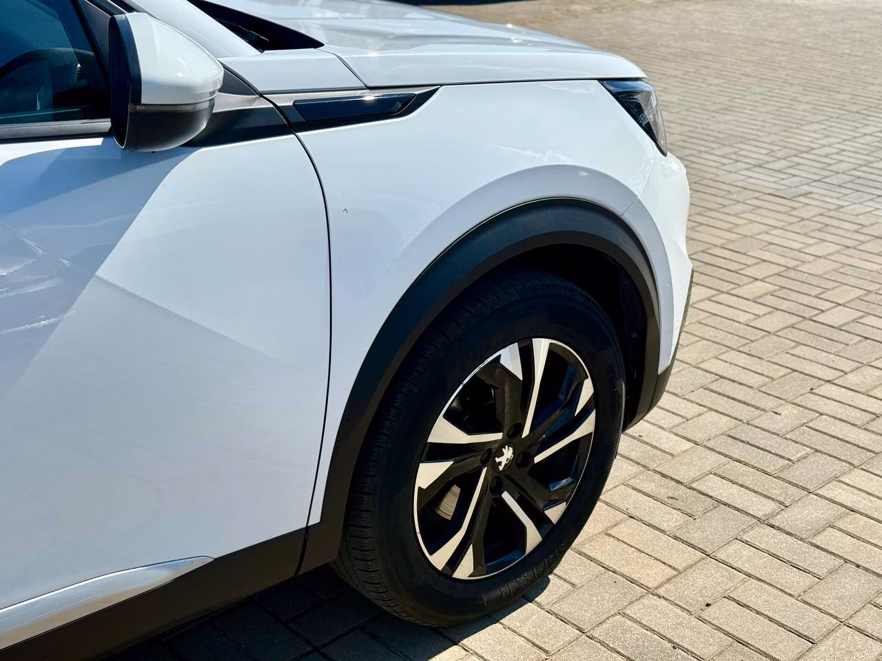 Peugeot 2008 фото 11
