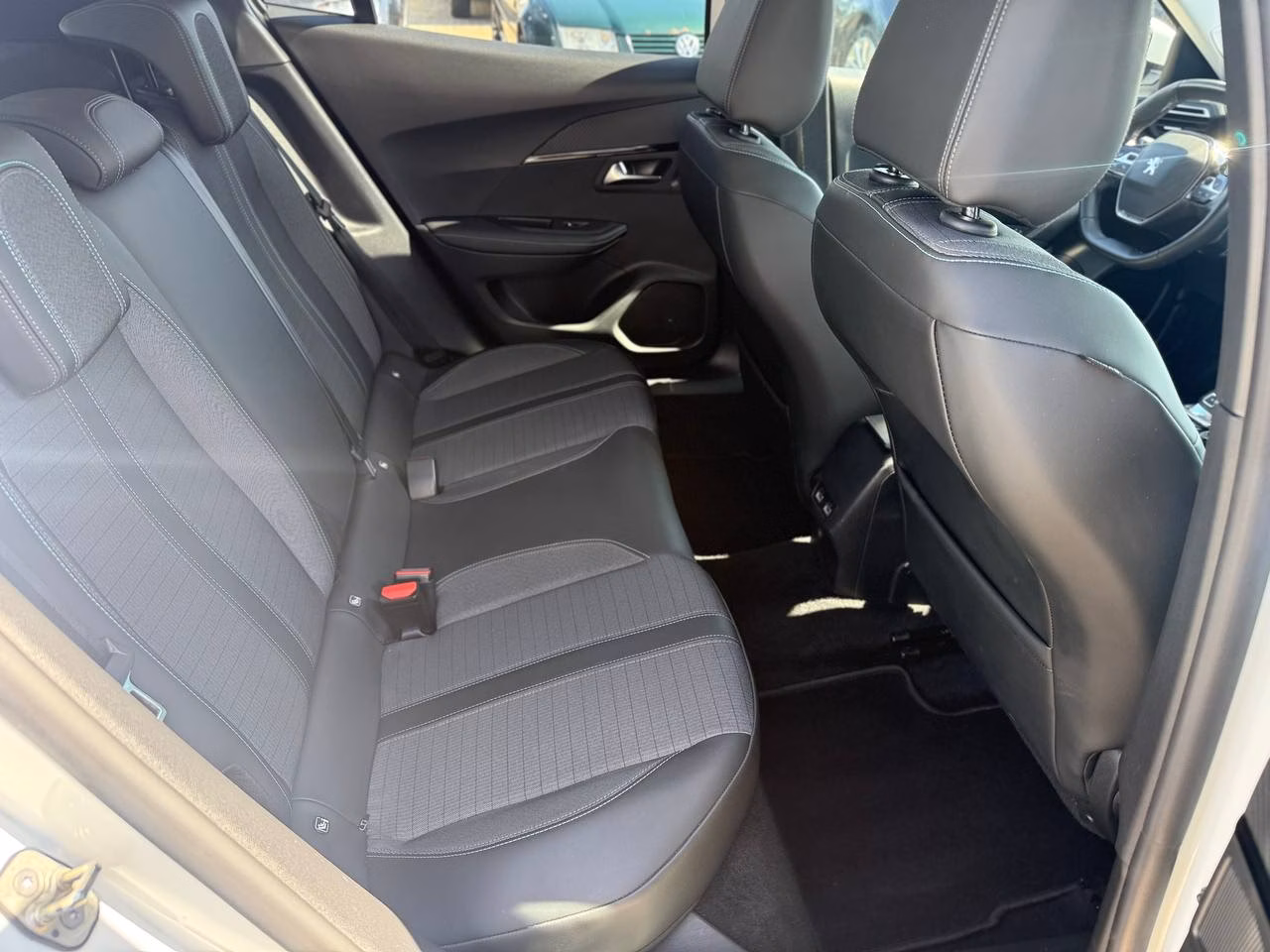 Peugeot 2008 фото 23