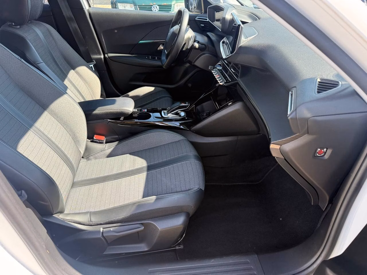 Peugeot 2008 фото 22
