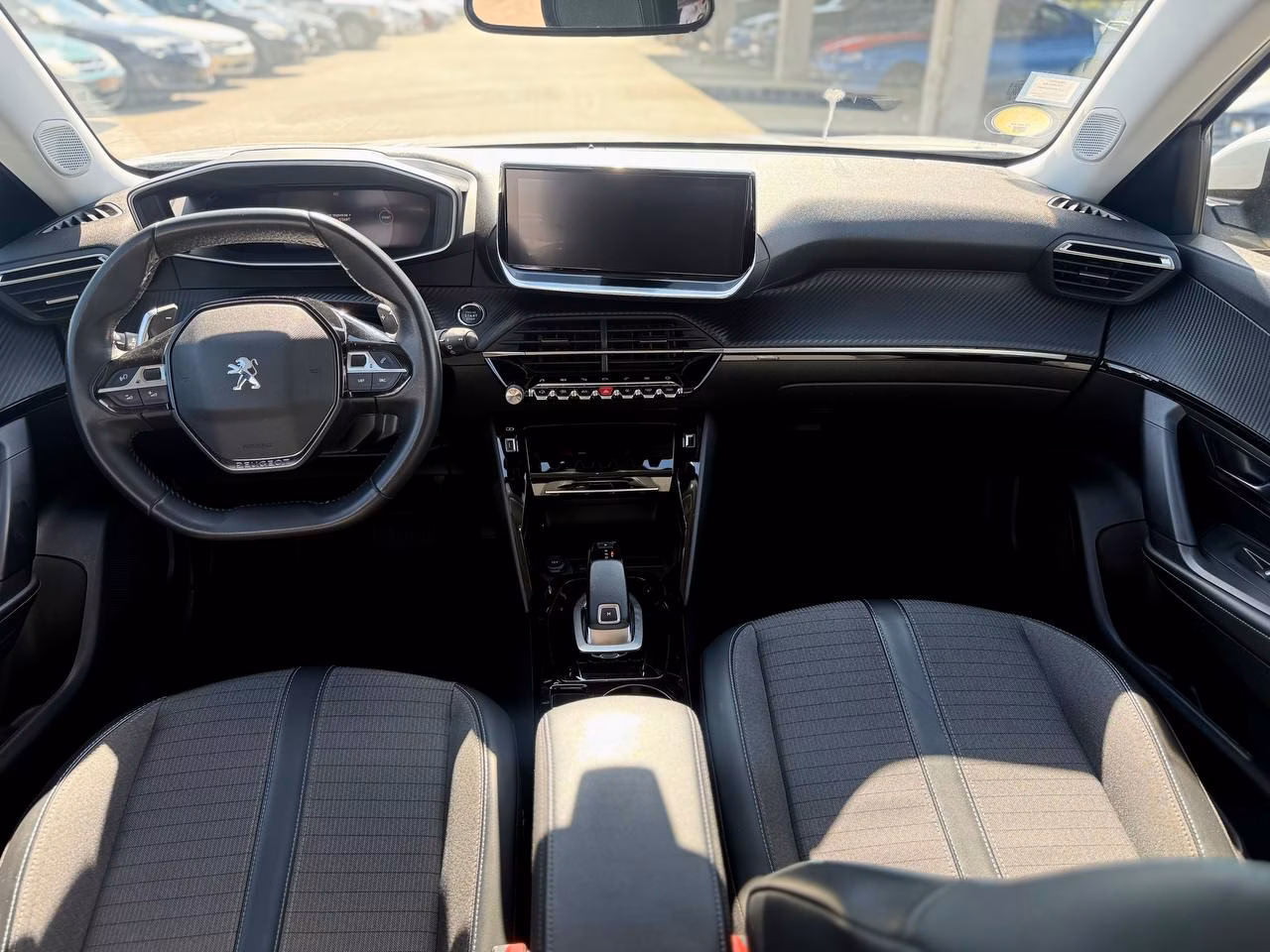 Peugeot 2008 фото 18