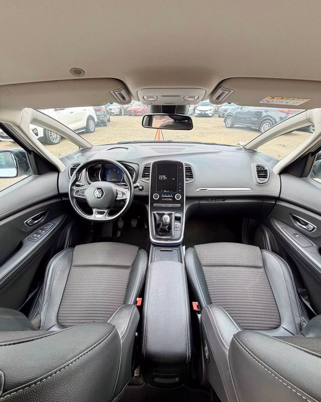 Renault Scenic фото 12
