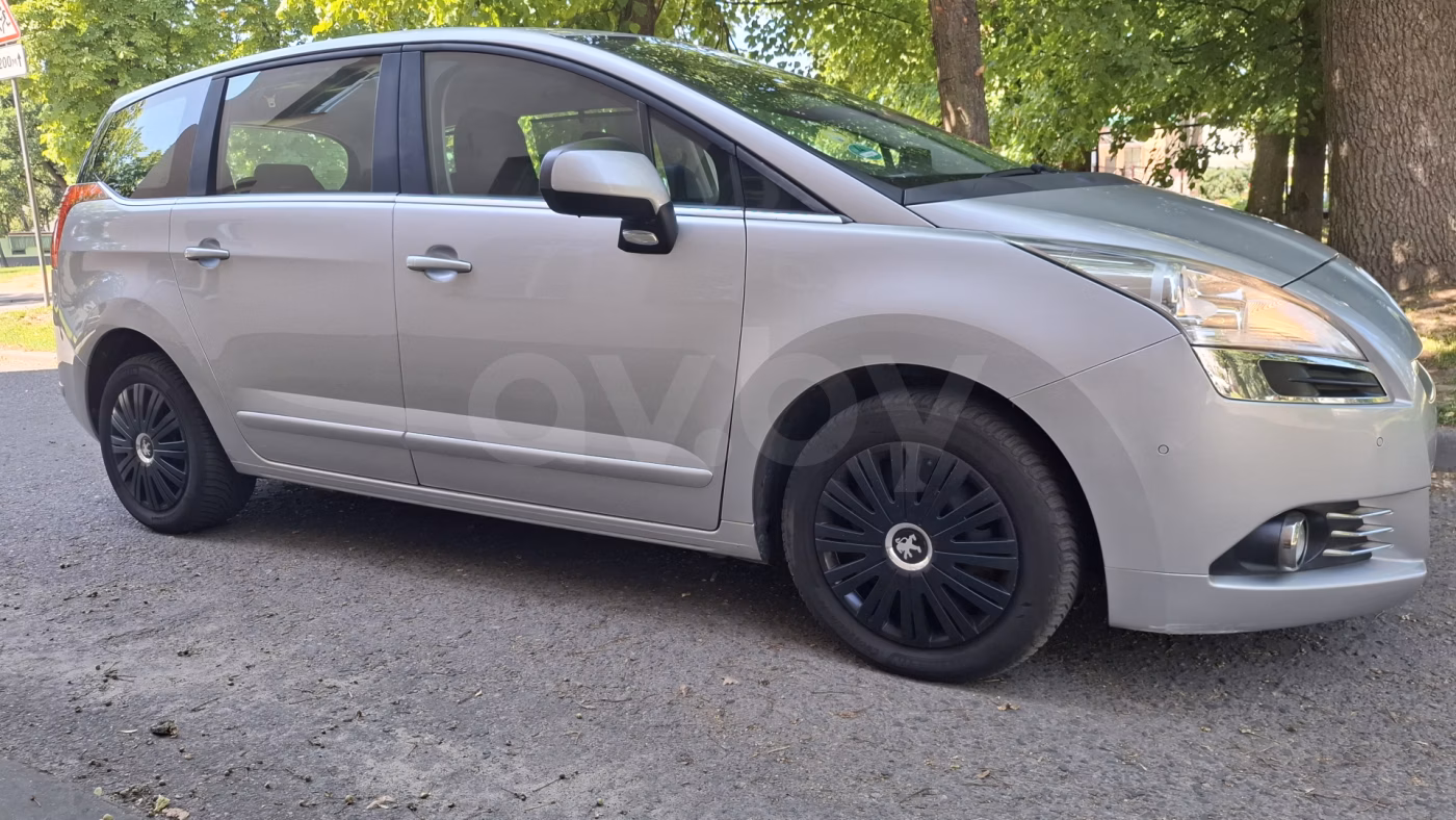 Peugeot 5008 фото 5
