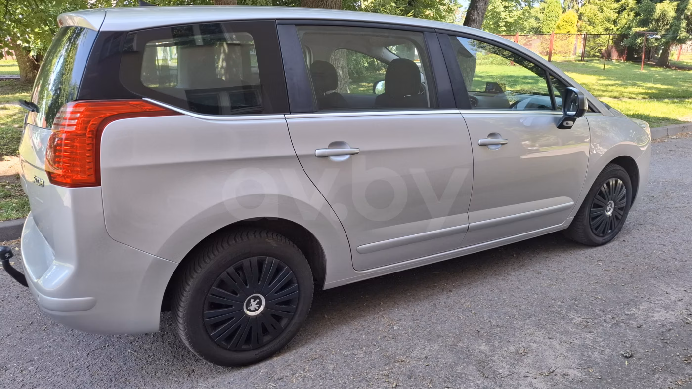Peugeot 5008 фото 6