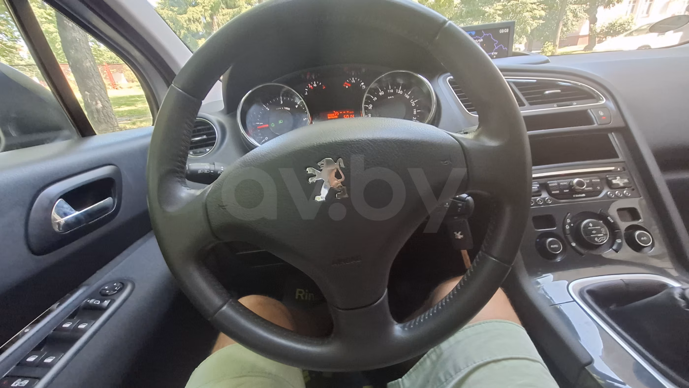 Peugeot 5008 фото 18