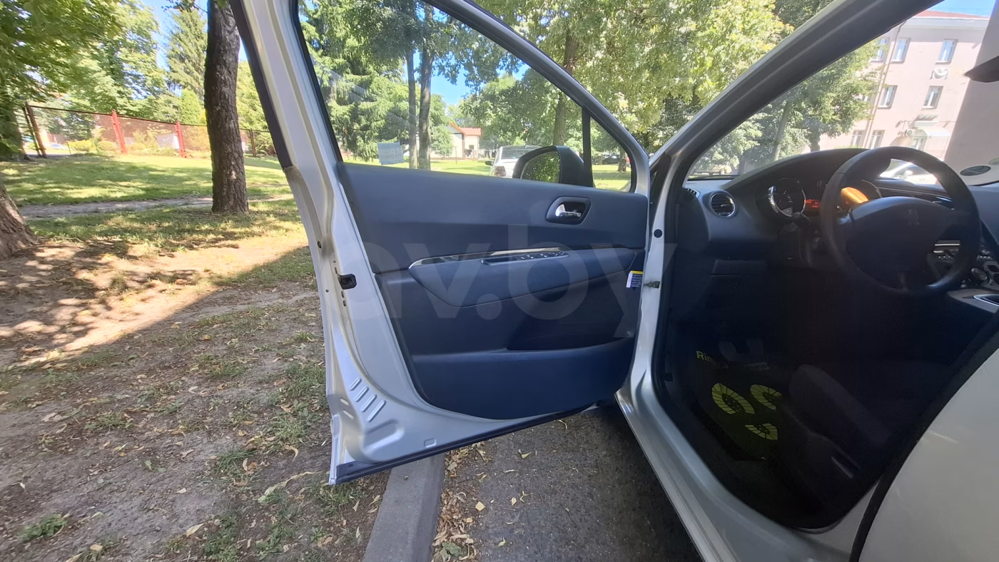Peugeot 5008 фото 17