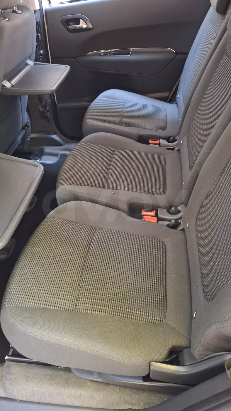 Peugeot 5008 фото 10