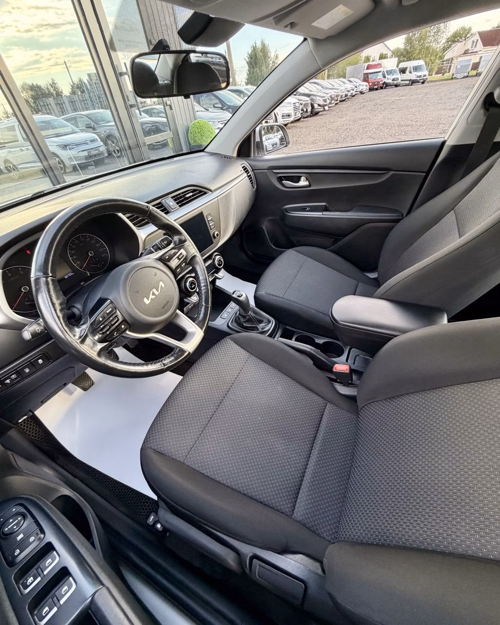 Kia Rio фото 8