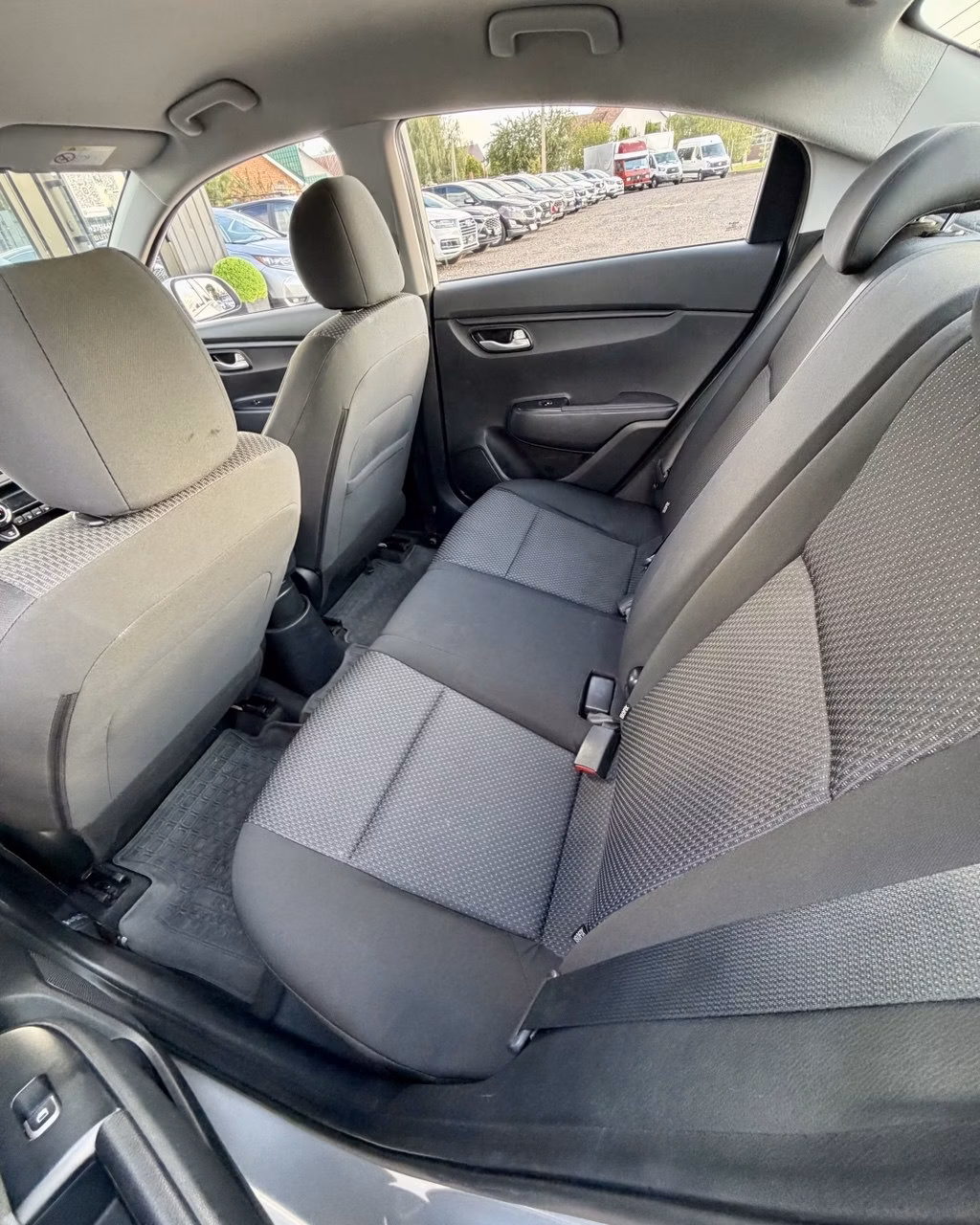 Kia Rio фото 9