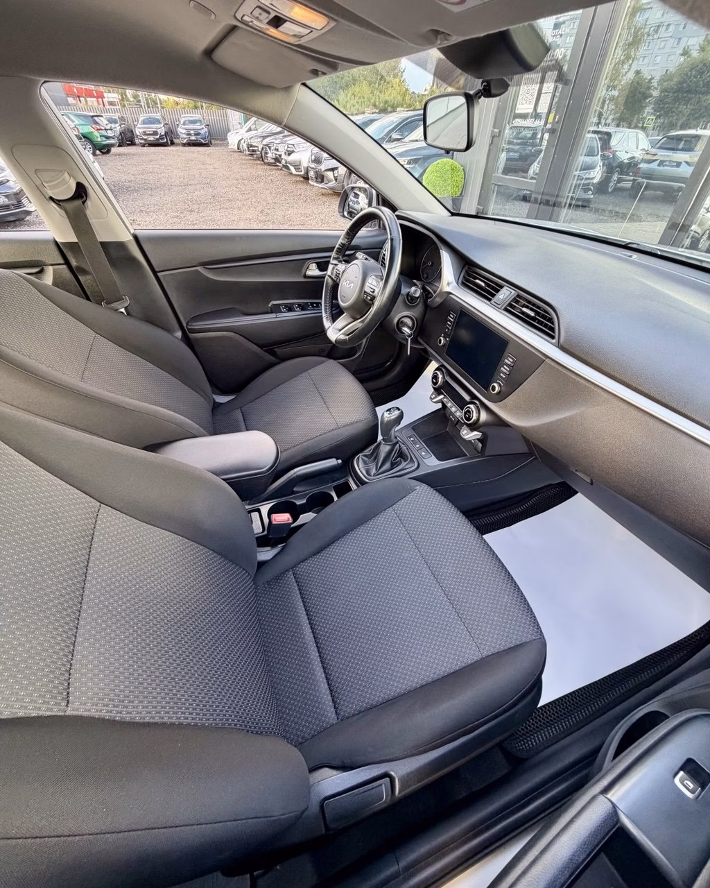 Kia Rio фото 10