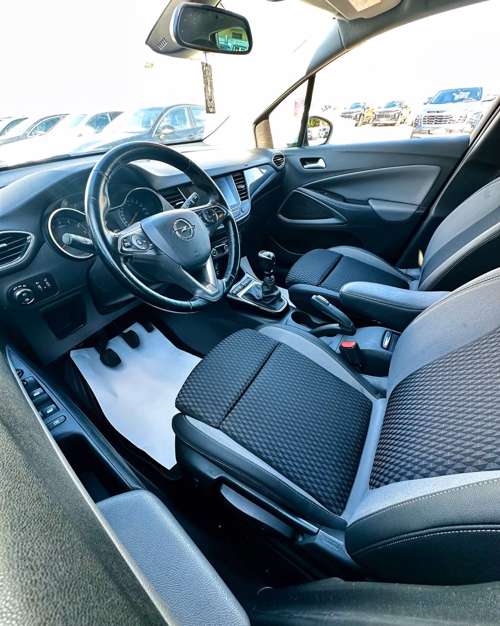 Opel Crossland X фото 12