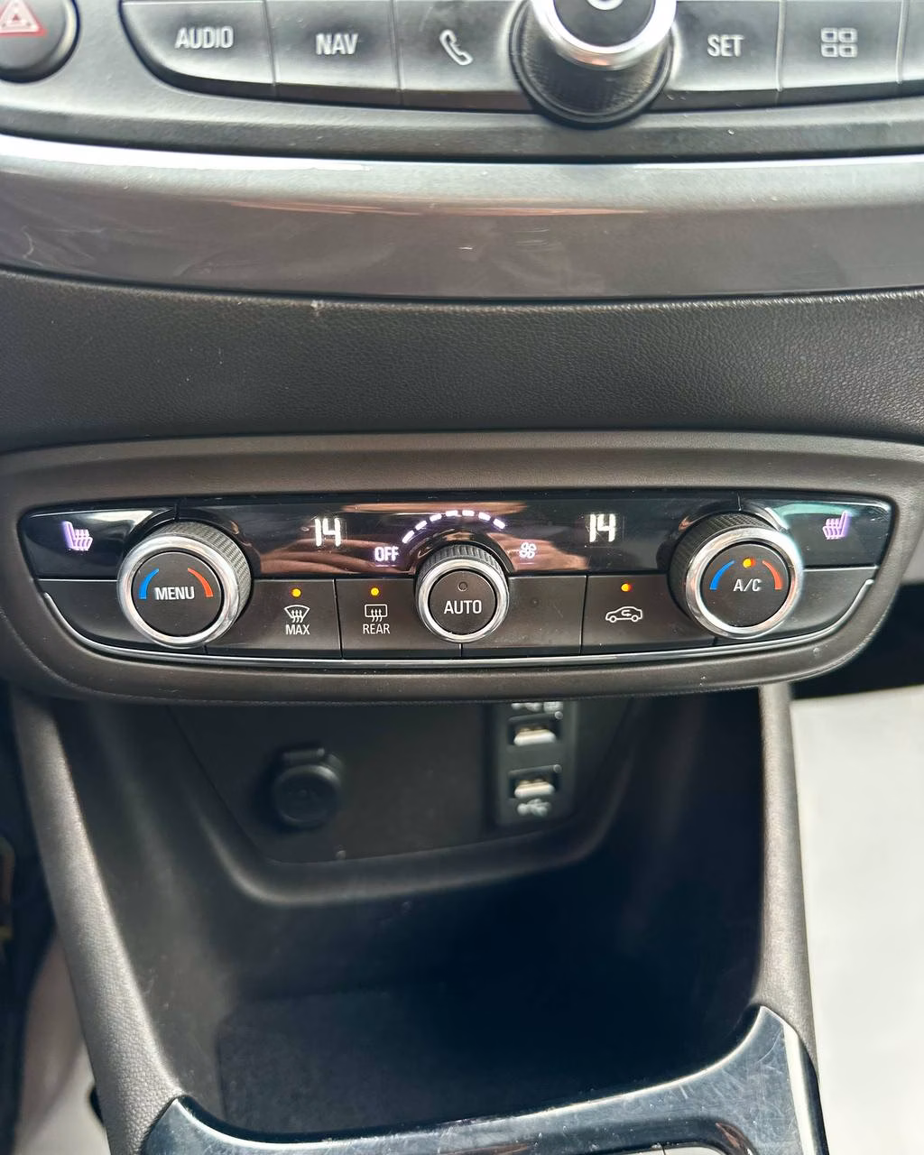 Opel Crossland X фото 15