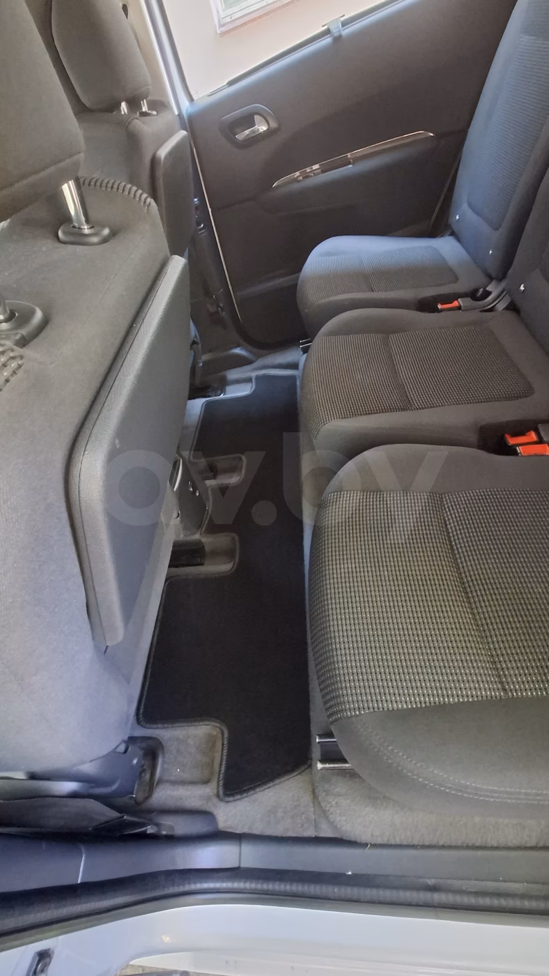 Peugeot 5008 фото 25