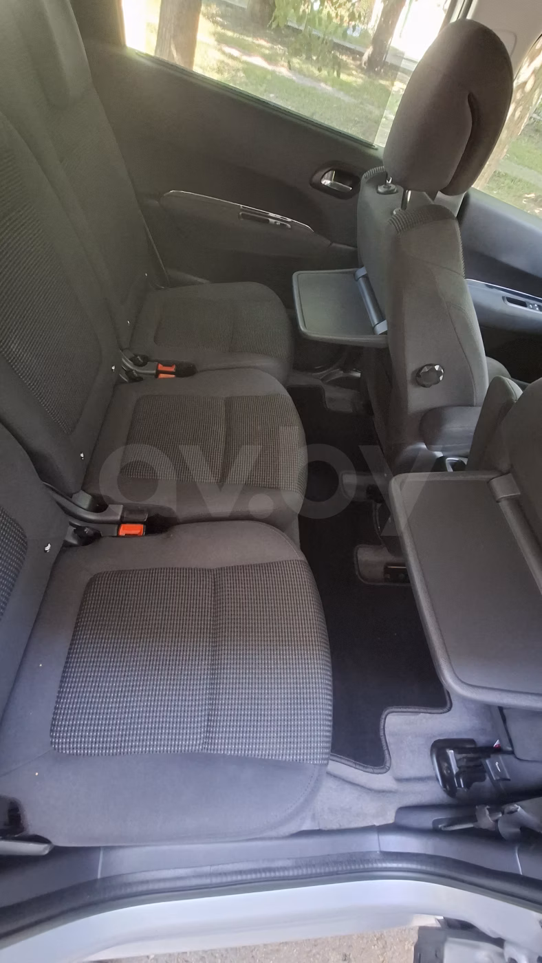 Peugeot 5008 фото 21