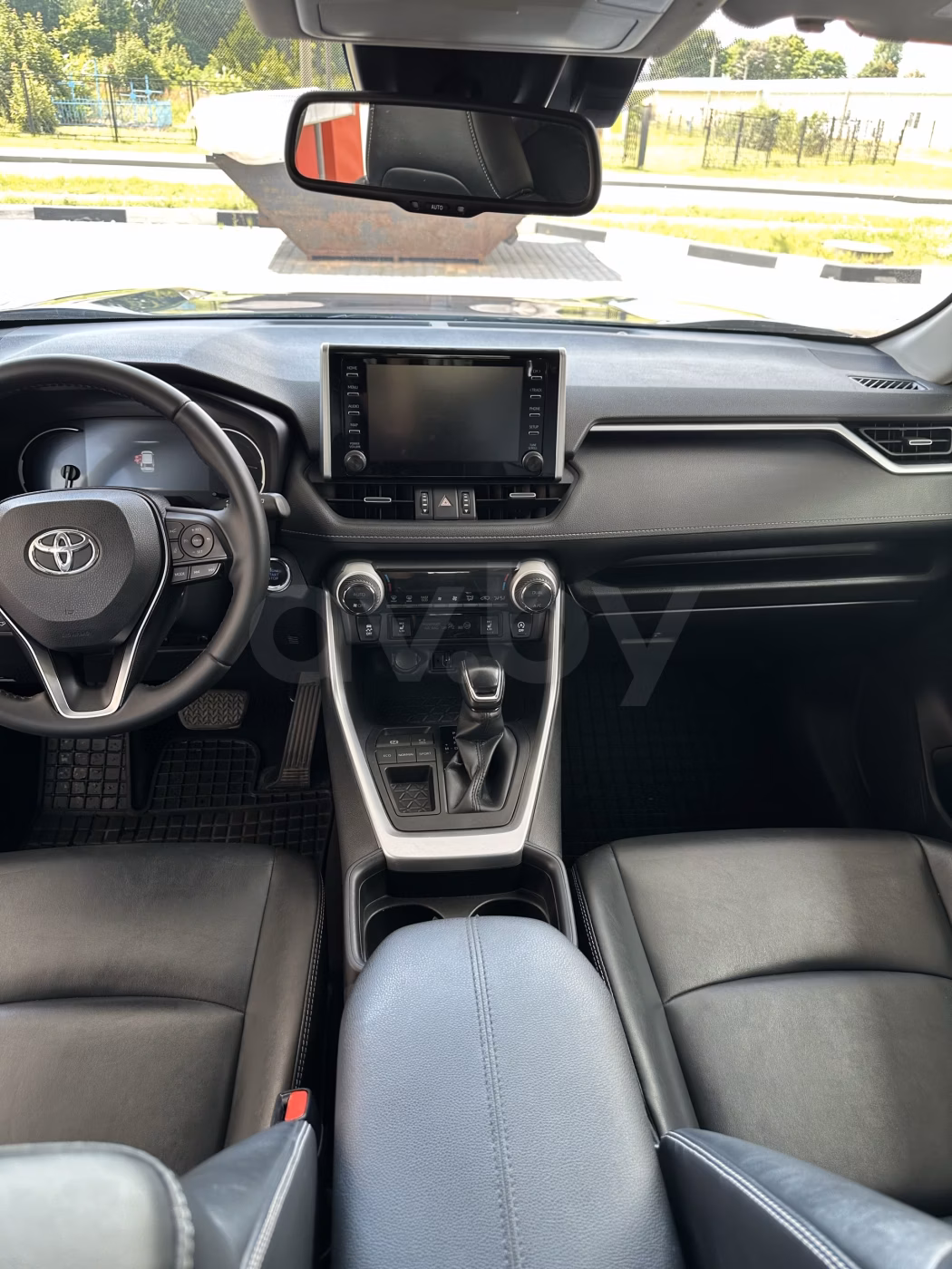 Toyota RAV4 фото 17