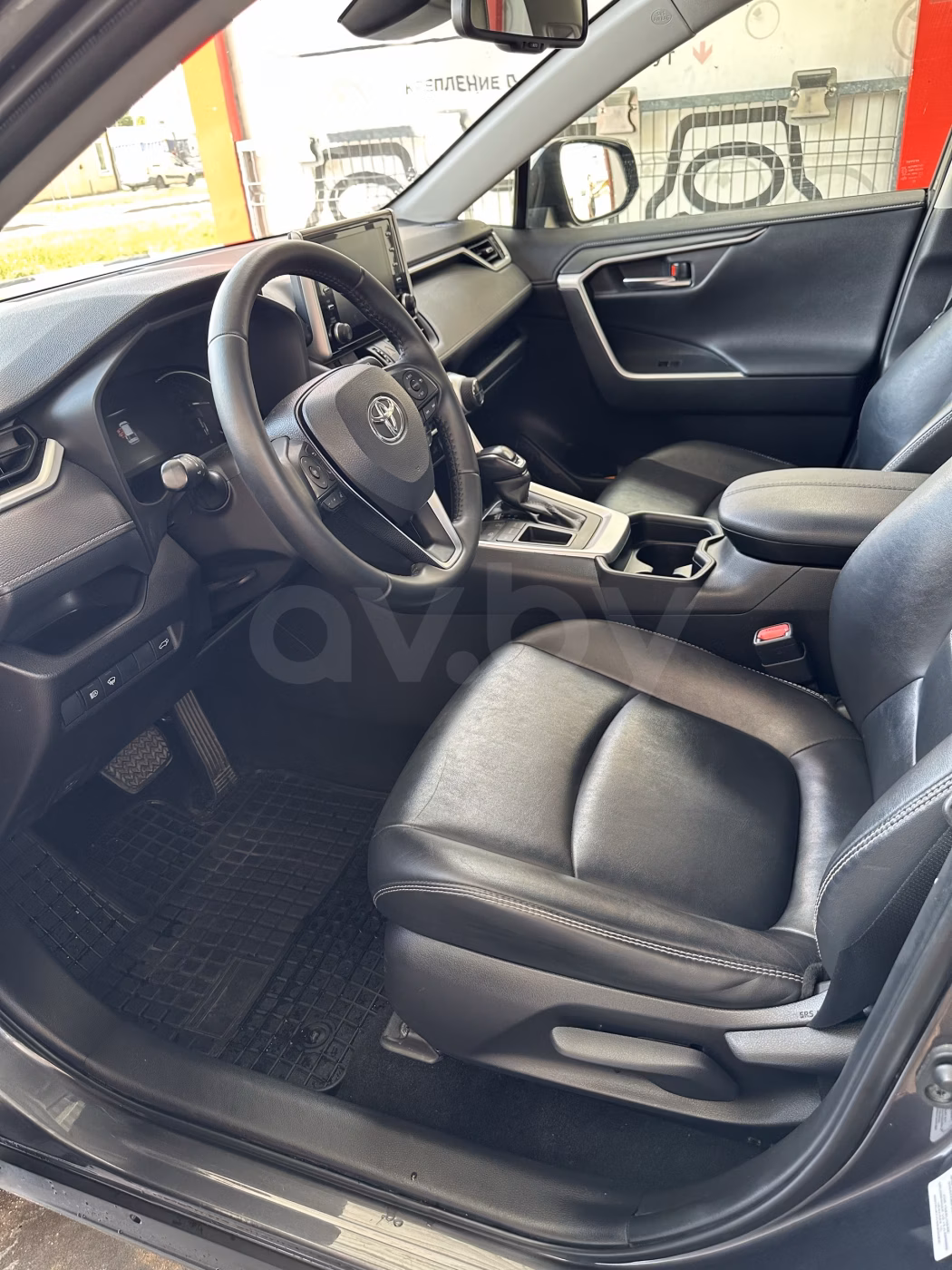 Toyota RAV4 фото 14