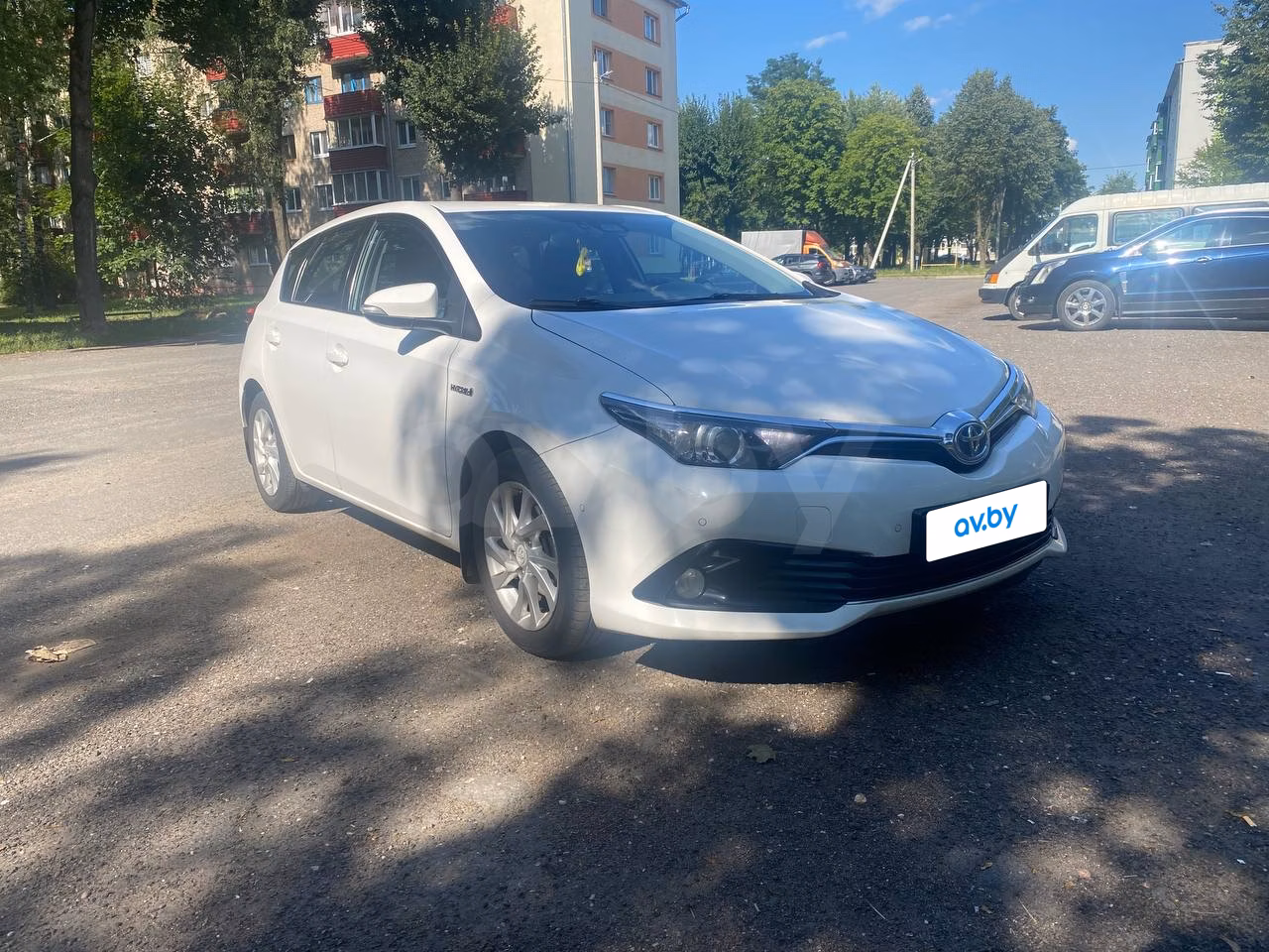 Toyota Auris фото 3