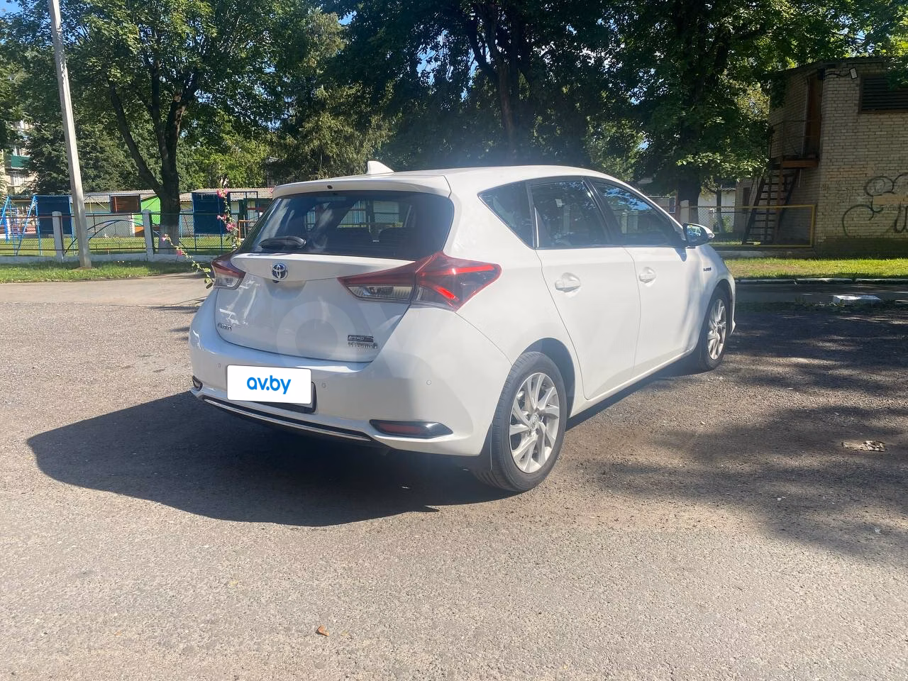 Toyota Auris фото 4