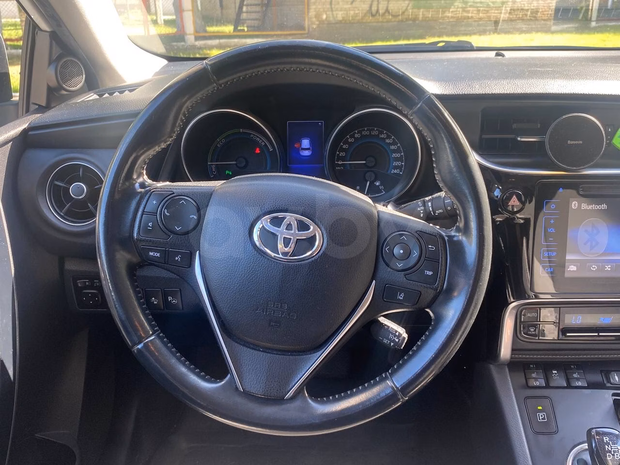 Toyota Auris фото 7