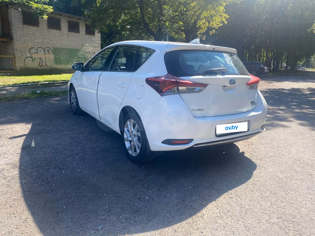 Toyota Auris фото 2