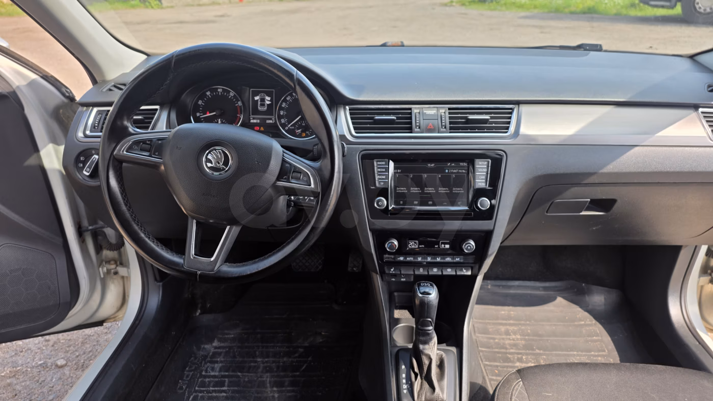 Skoda Rapid фото 9