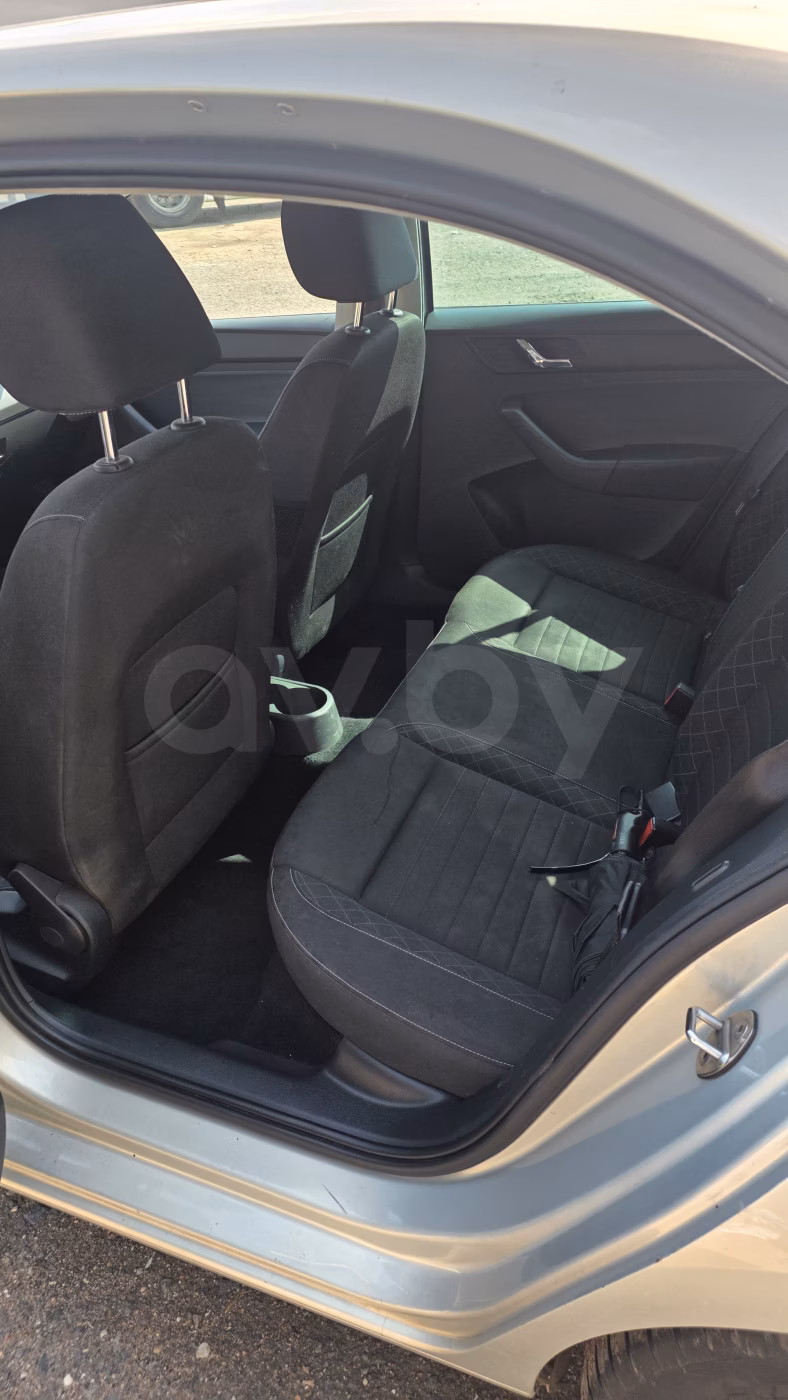 Skoda Rapid фото 7