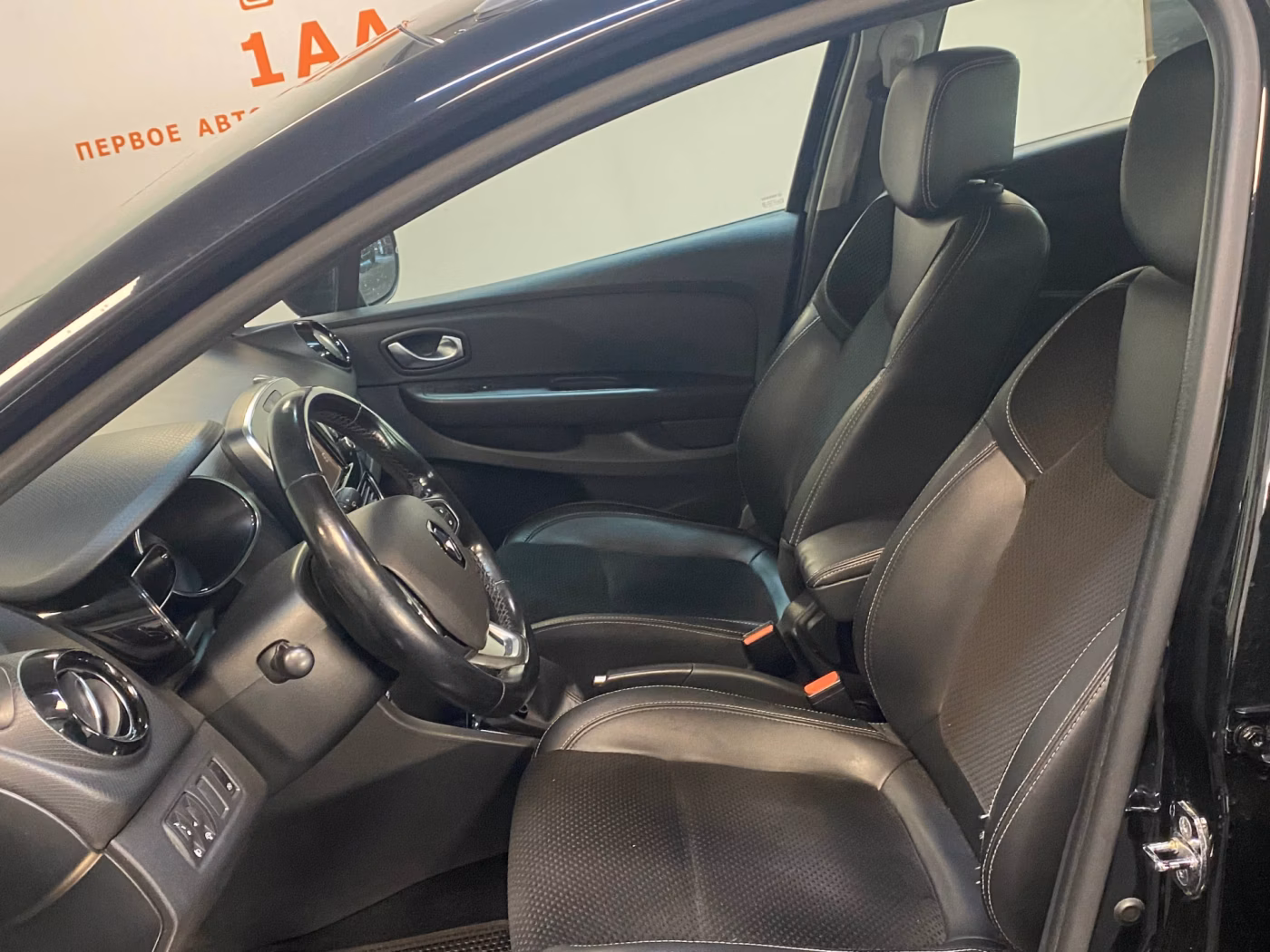 Renault Clio фото 5