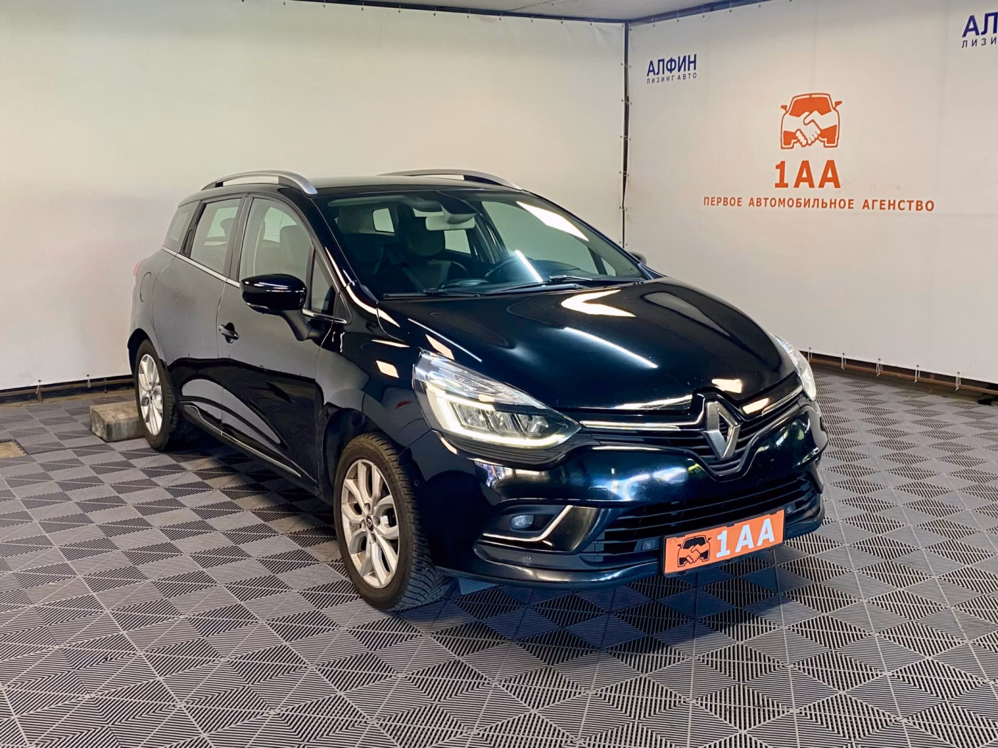 Renault Clio фото 2