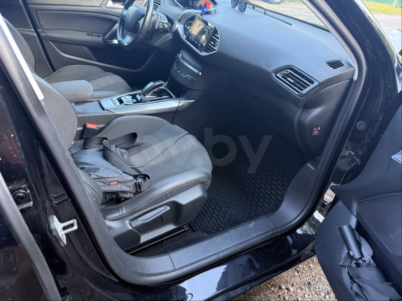 Peugeot 308 фото 5