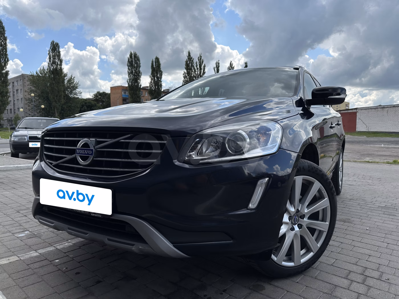 Volvo XC60 фото 2
