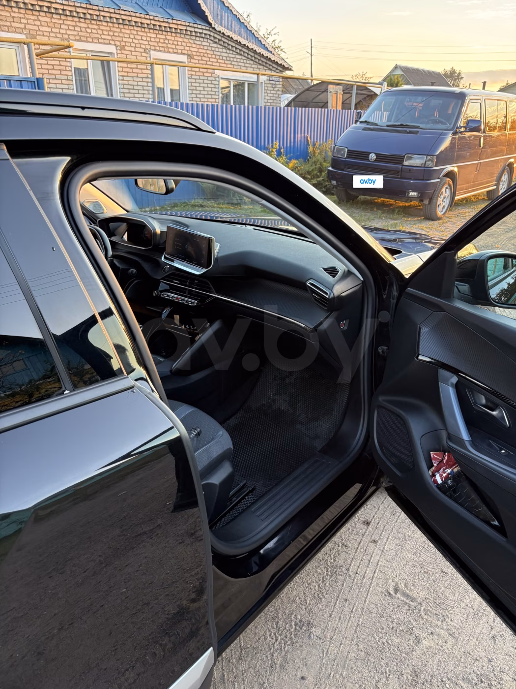 Peugeot 2008 фото 10