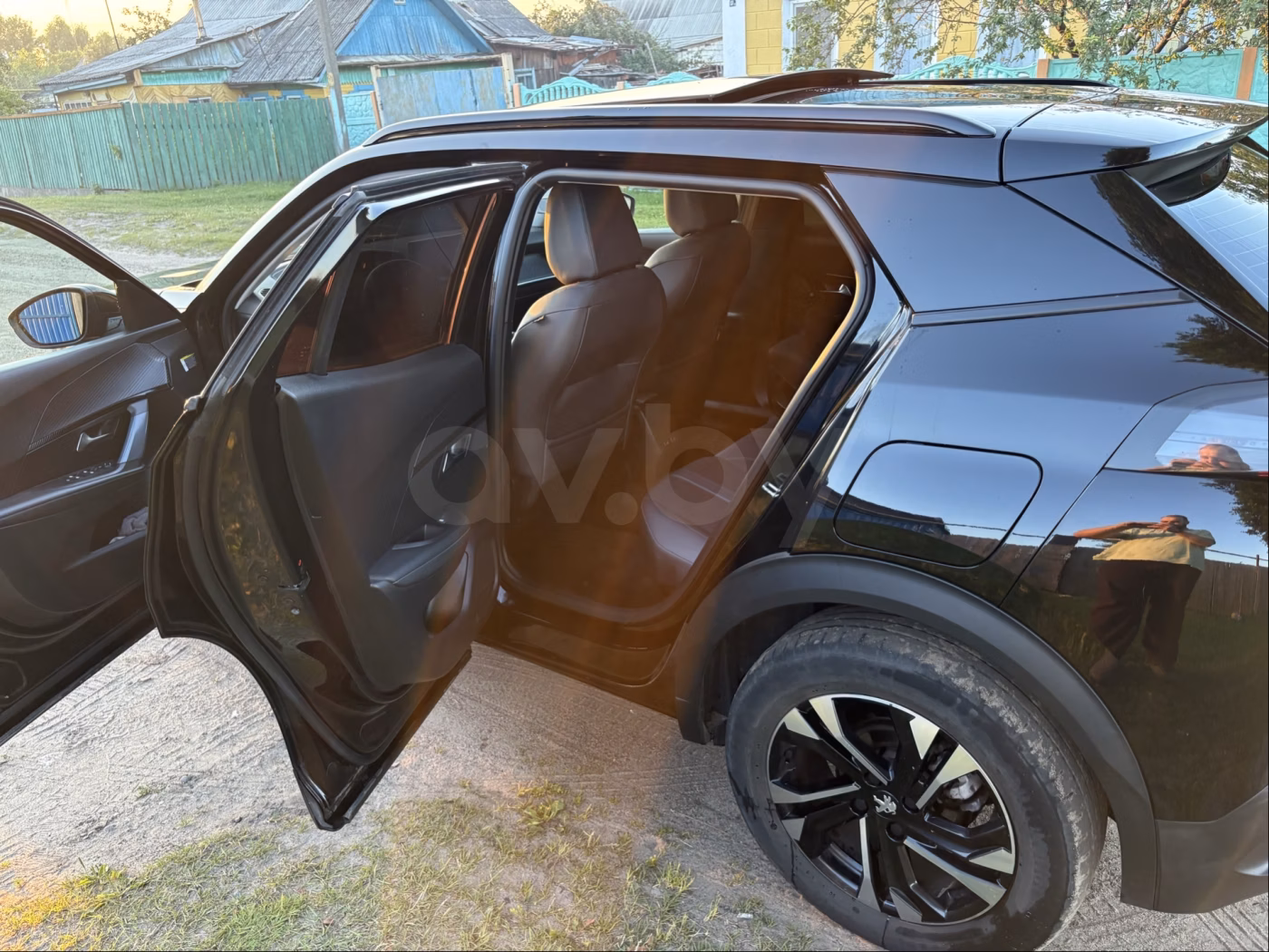 Peugeot 2008 фото 11