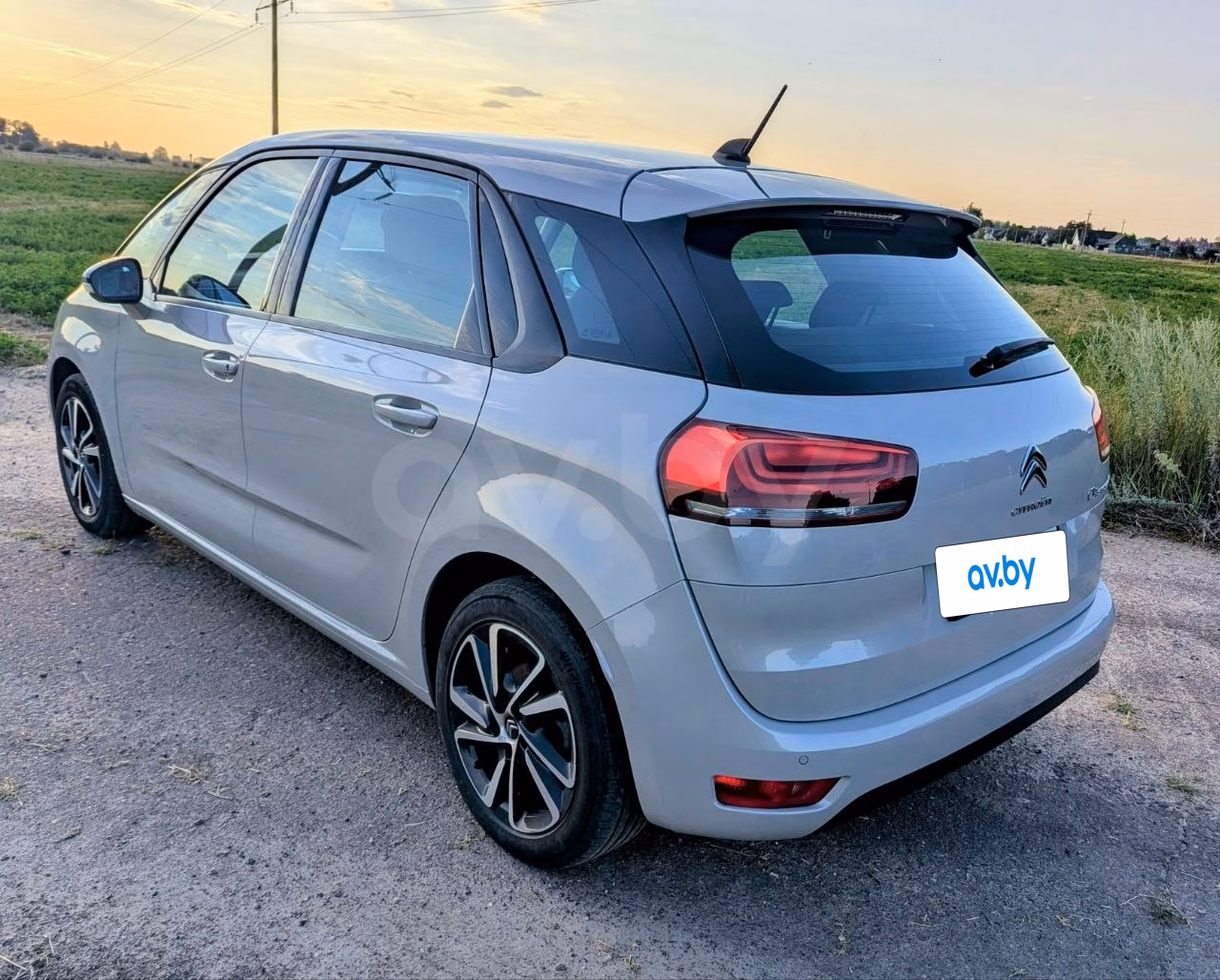 Citroen C4 Spacetourer фото 9