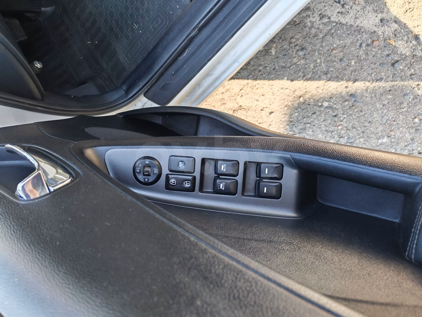 Kia Cerato фото 11