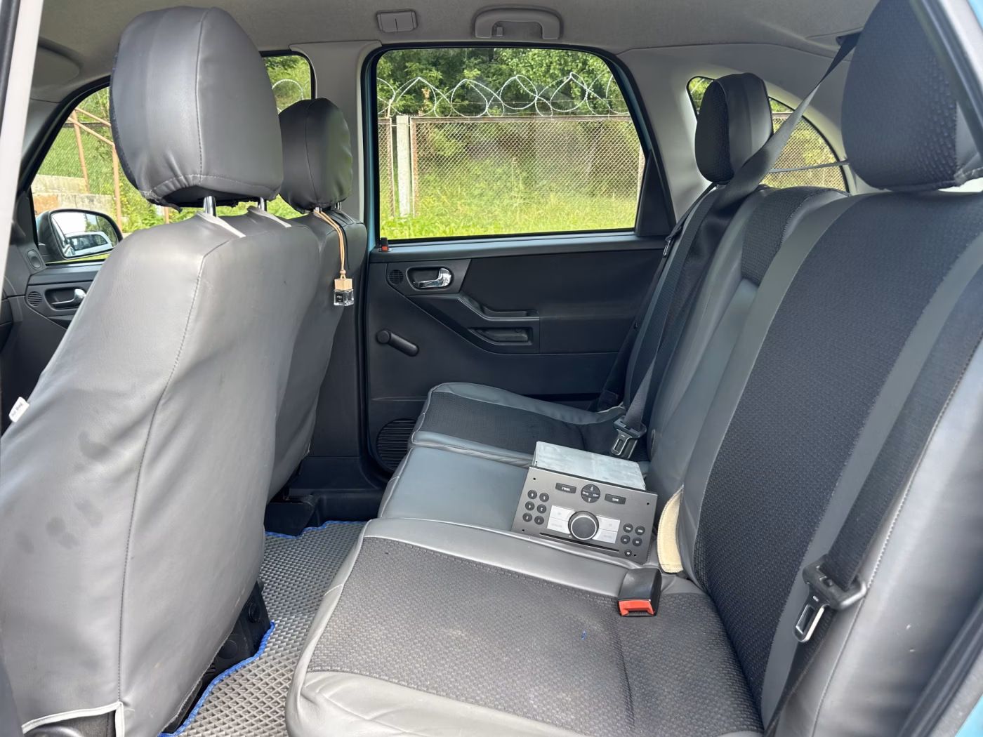 Opel Meriva фото 11