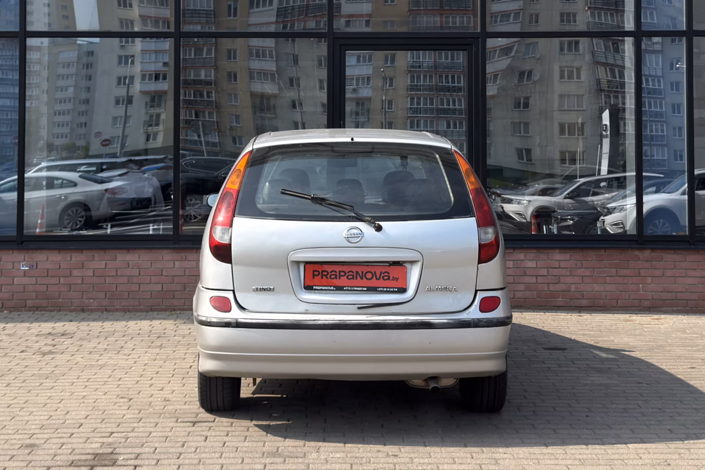 Nissan Almera Tino фото 6