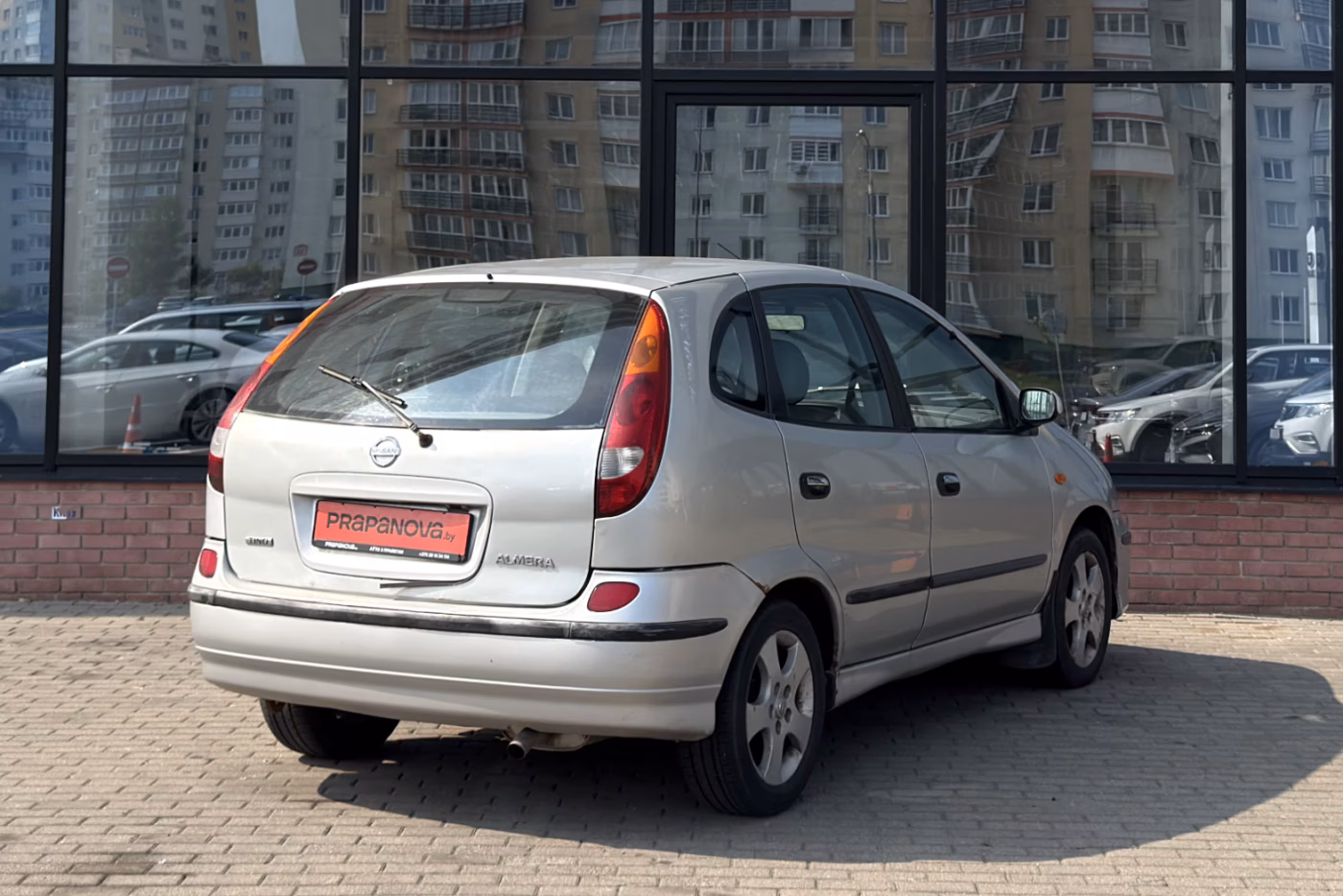 Nissan Almera Tino фото 5