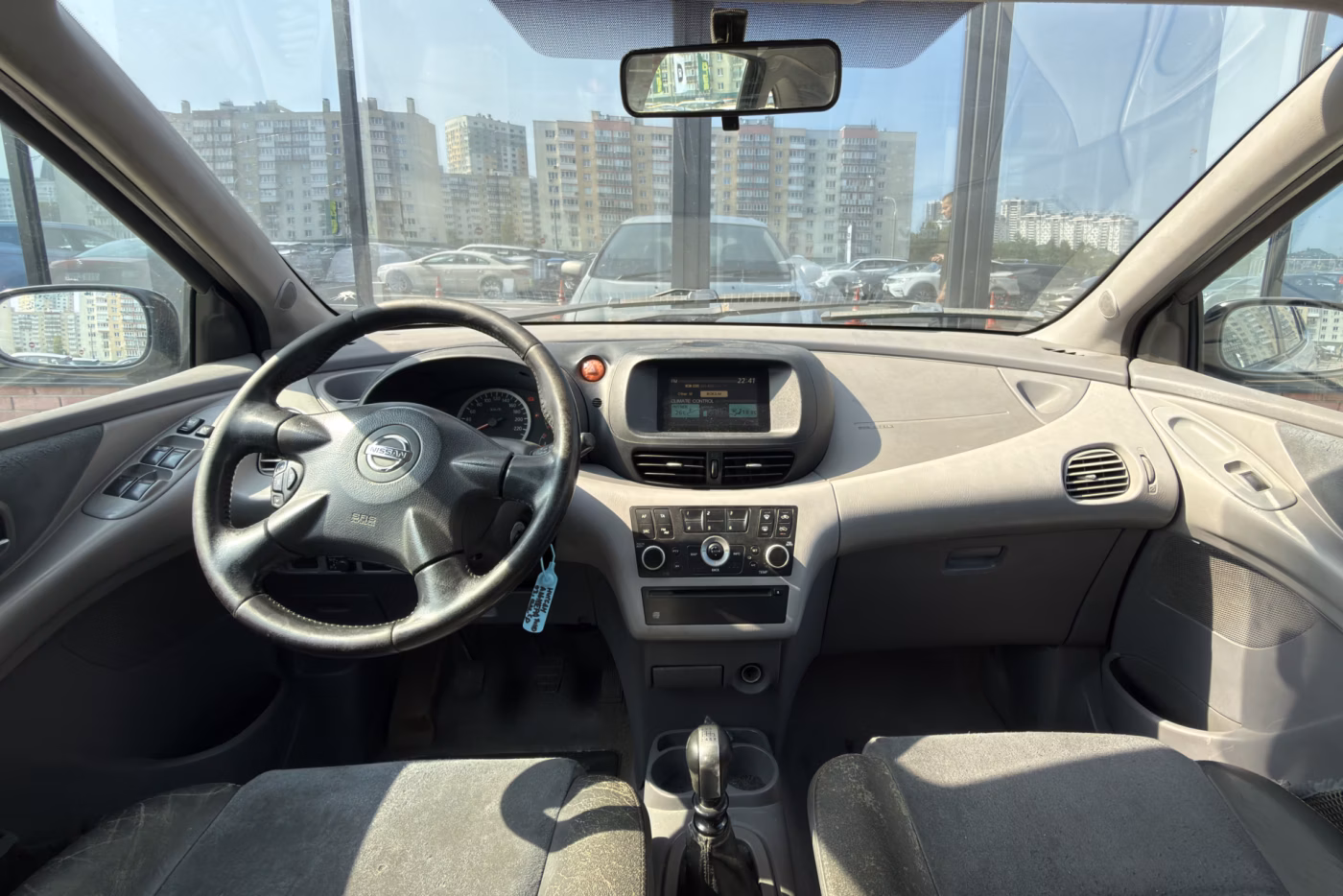 Nissan Almera Tino фото 9