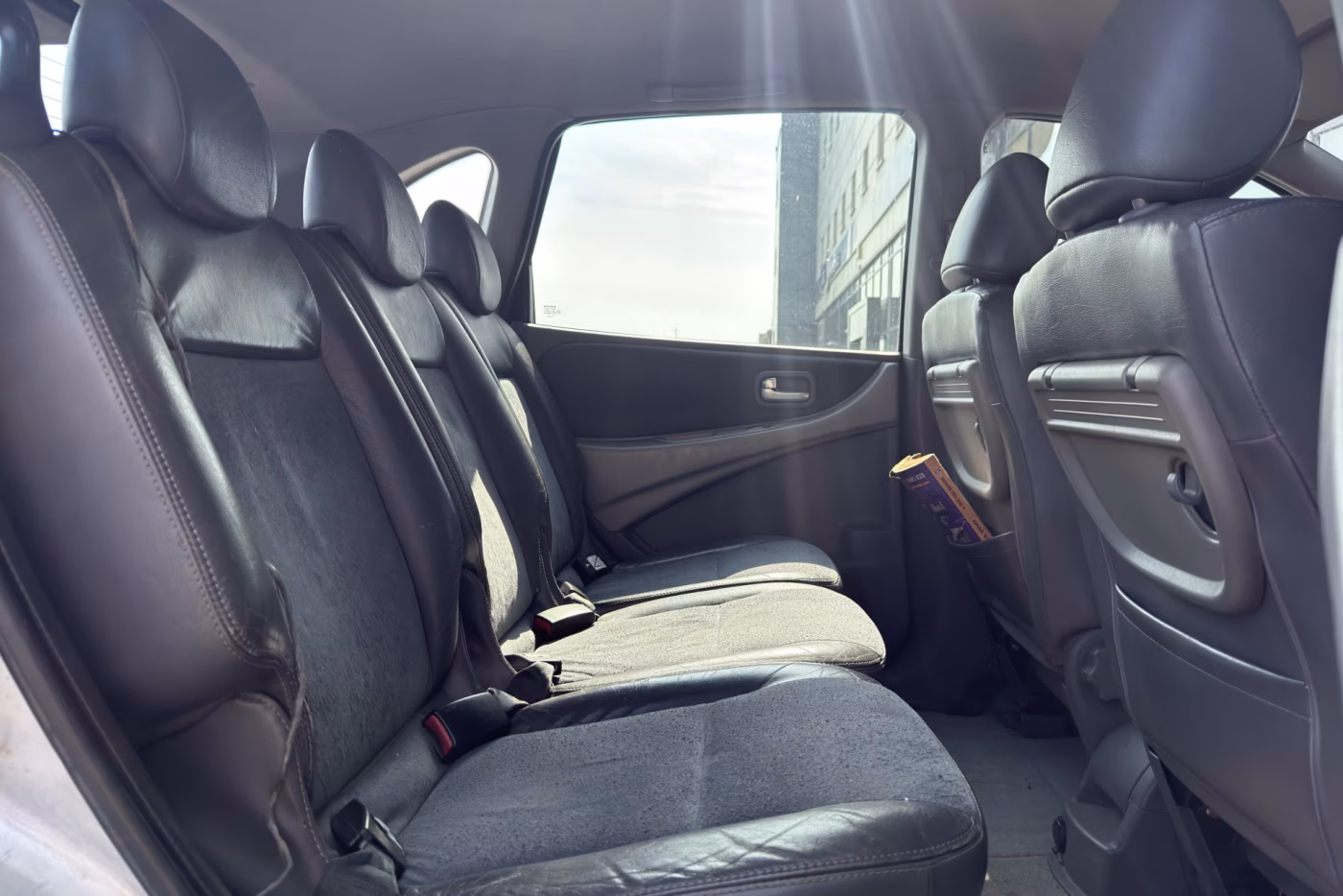 Nissan Almera Tino фото 12