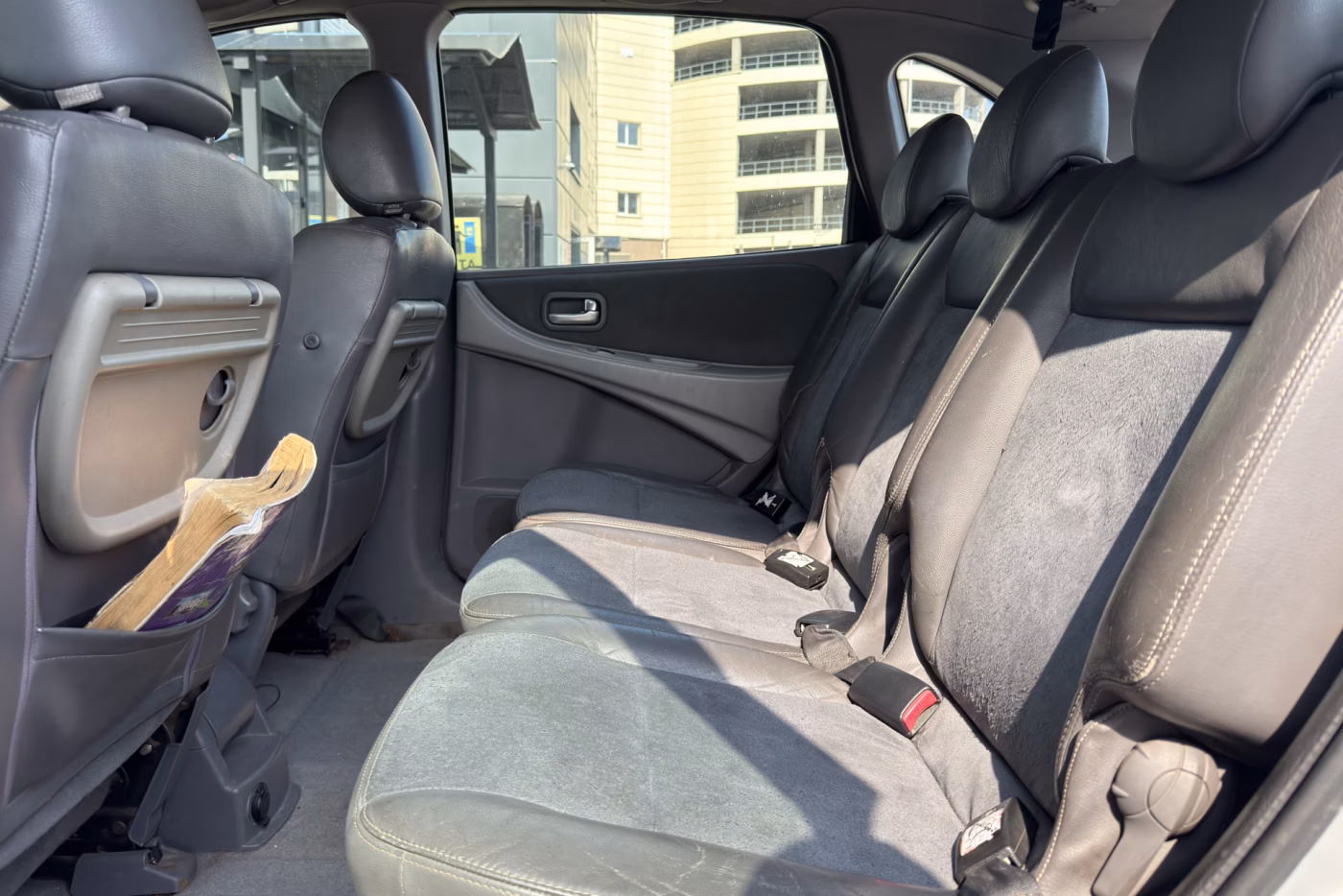 Nissan Almera Tino фото 13